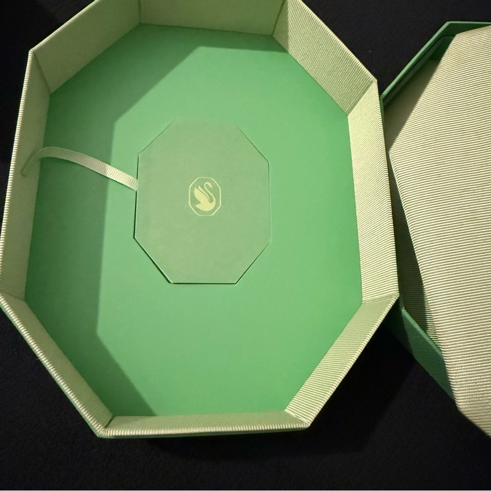 Swarovski Green Octagonal Boxes - Picture 6 of 9